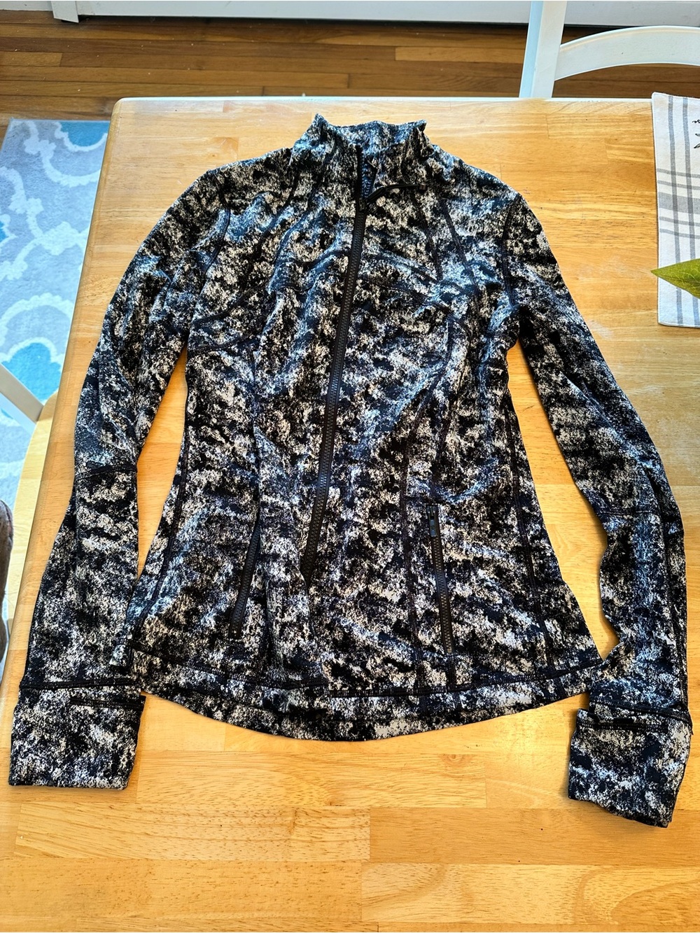 Lululemon define jacket size 8